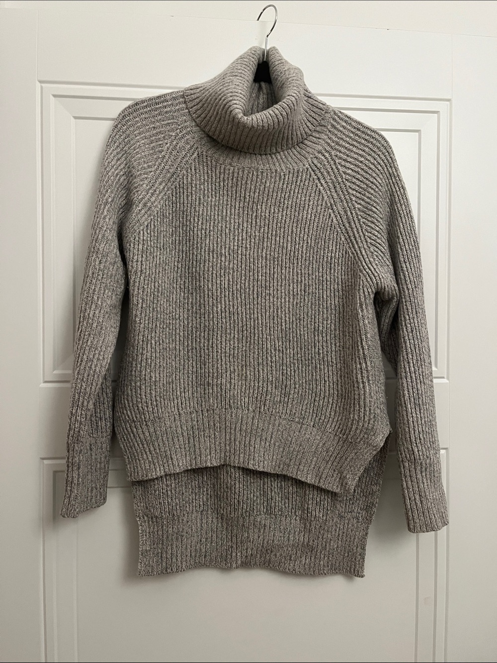 Aritzia Wilfred Free 100% Wool Sweater